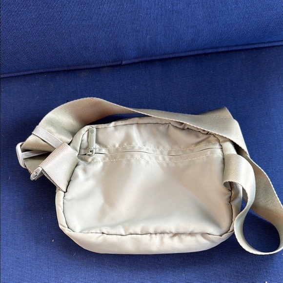 GAIAM Green Mini Bag Compact and Stylish - Picture 3 of 5